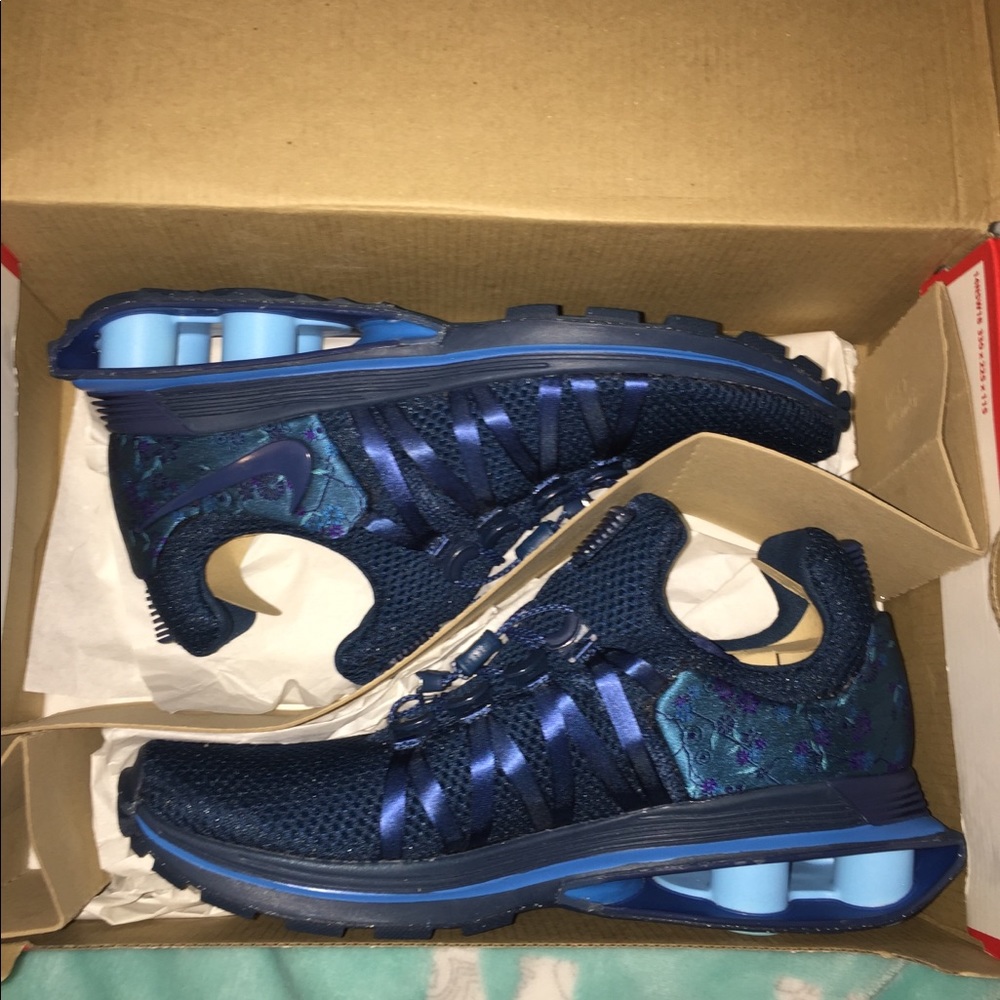 Nike Gravity Shox Blue Force Women’s Size 8